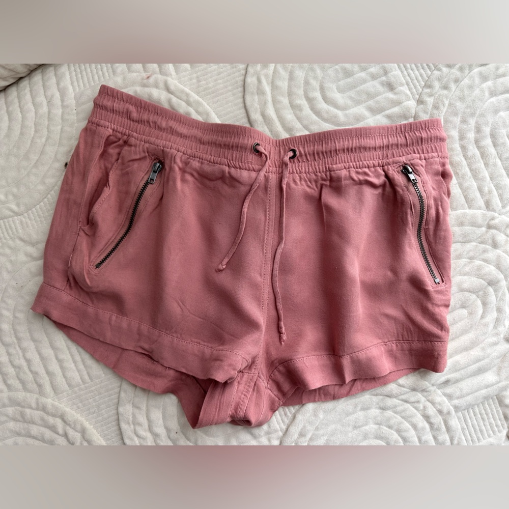 Women's Athletic Shorts with Zippered Pockets